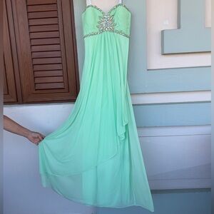 XScape Prom 2015 NWT Seafoam Green Beaded Sweetheart Neckline Gown Prom
